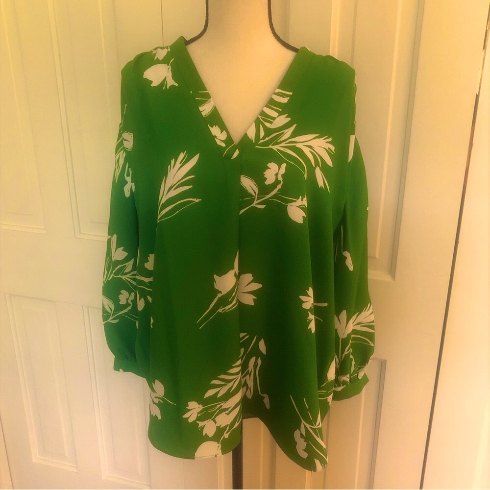 NWT Vince Camuto Blouse